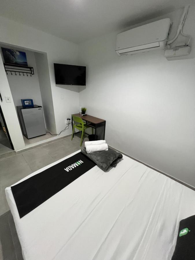 Nomada Beach Hostel- Isla Verde San Juan Extérieur photo