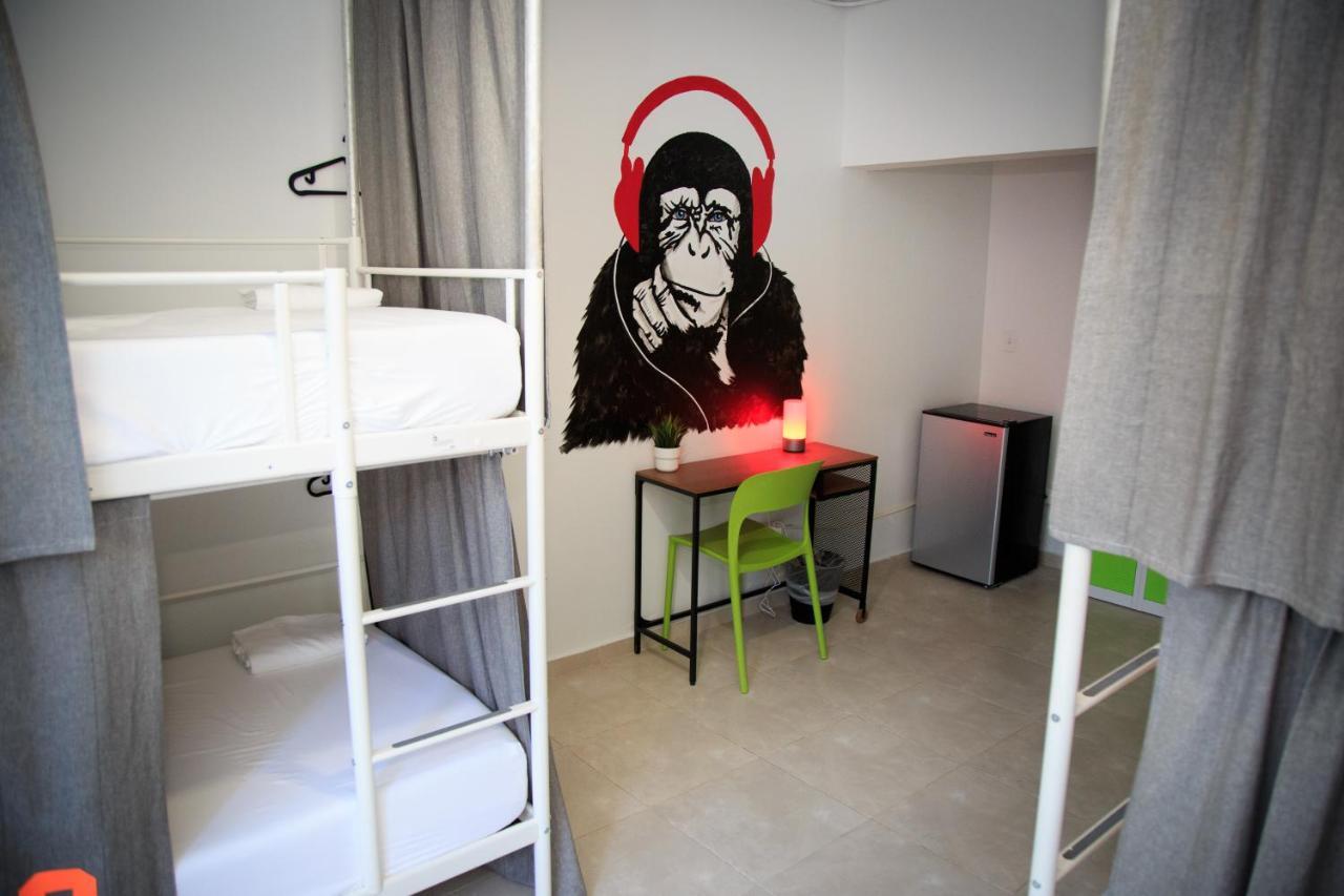 Nomada Beach Hostel- Isla Verde San Juan Extérieur photo