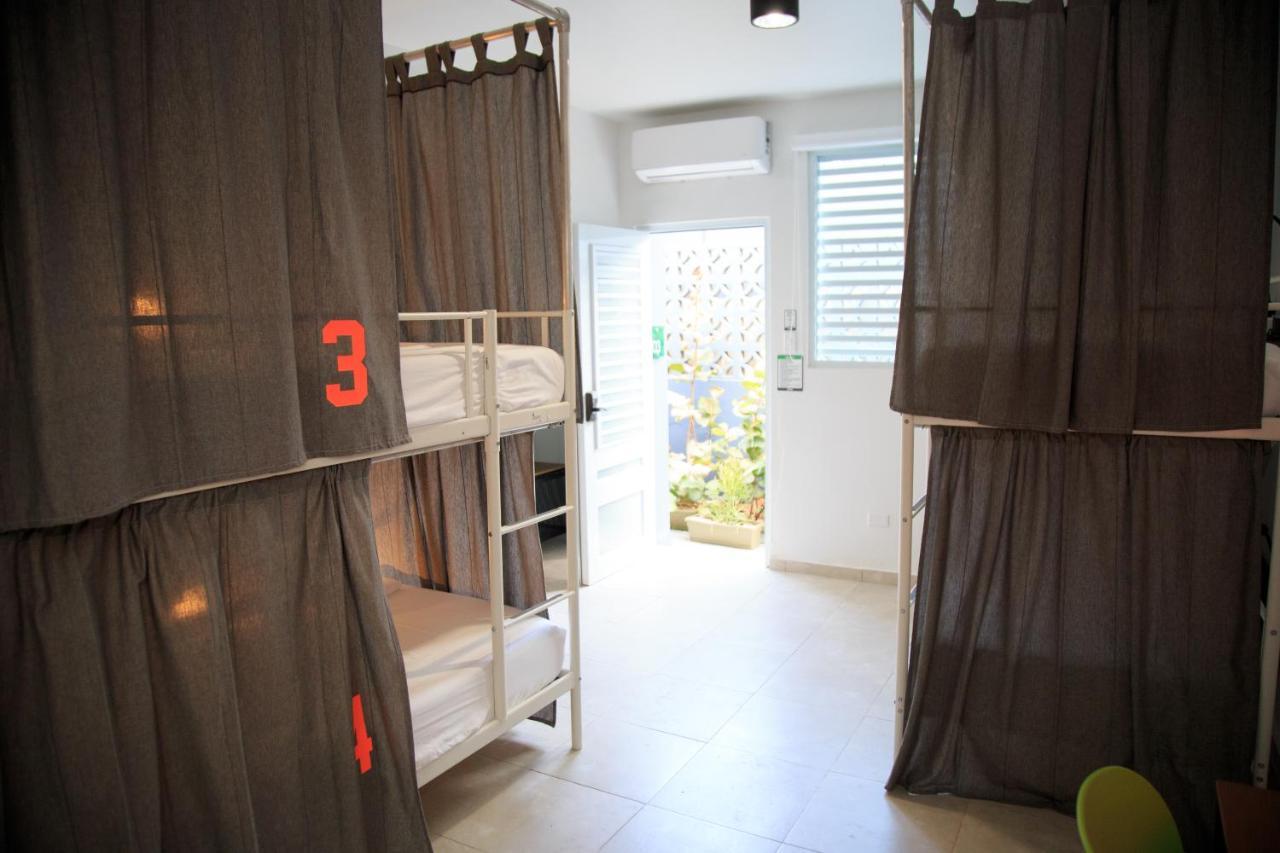 Nomada Beach Hostel- Isla Verde San Juan Extérieur photo