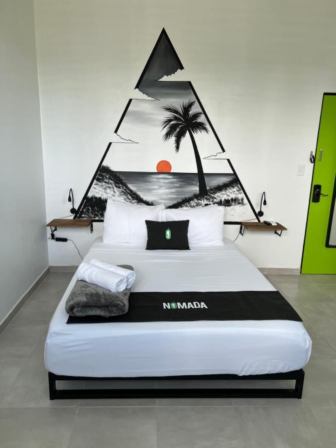 Nomada Beach Hostel- Isla Verde San Juan Extérieur photo