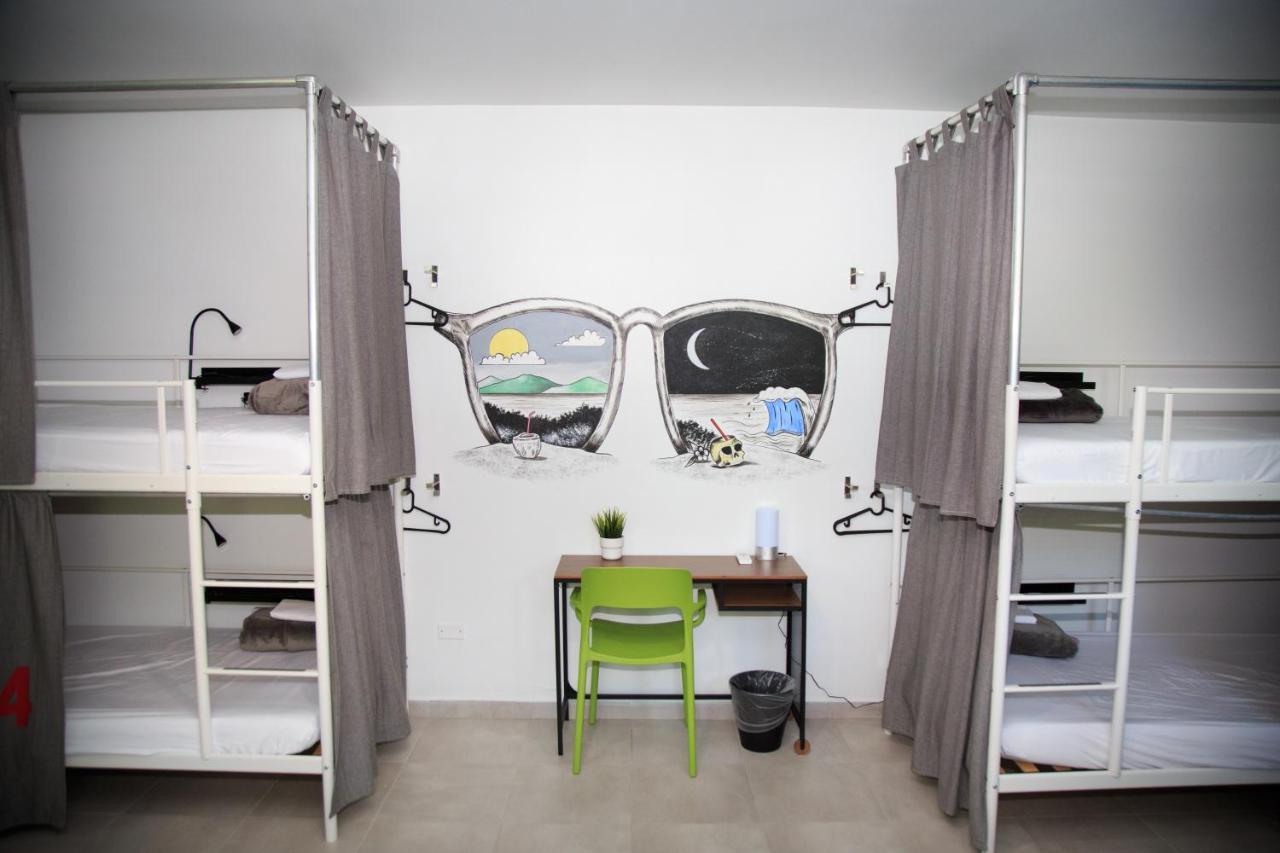 Nomada Beach Hostel- Isla Verde San Juan Extérieur photo