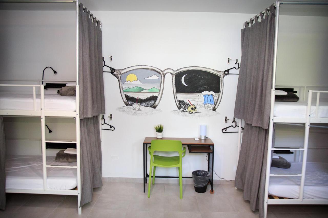 Nomada Beach Hostel- Isla Verde San Juan Extérieur photo